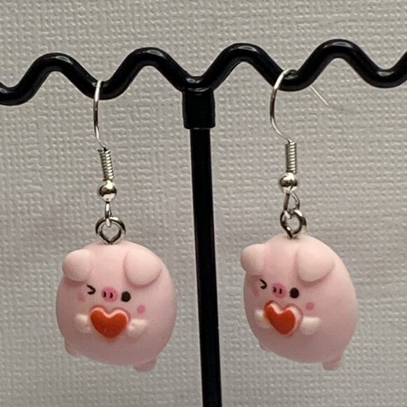 Pig Earring, Gift Idea, Silly Animal Earring, Heart Earring, Valentine's Day - Picture 5 of 7